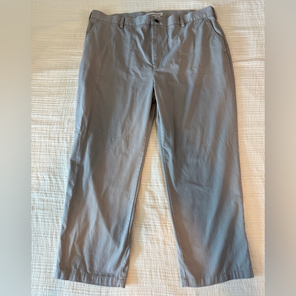 Amazon Essentials Men's Light Gray Chinos